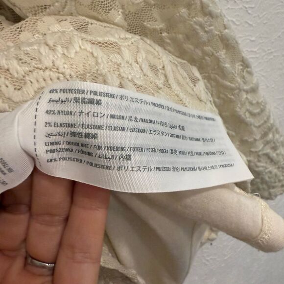 Abercrombie & Fitch Ivory Cream Lace Mock Neck Blouse - Picture 4 of 4